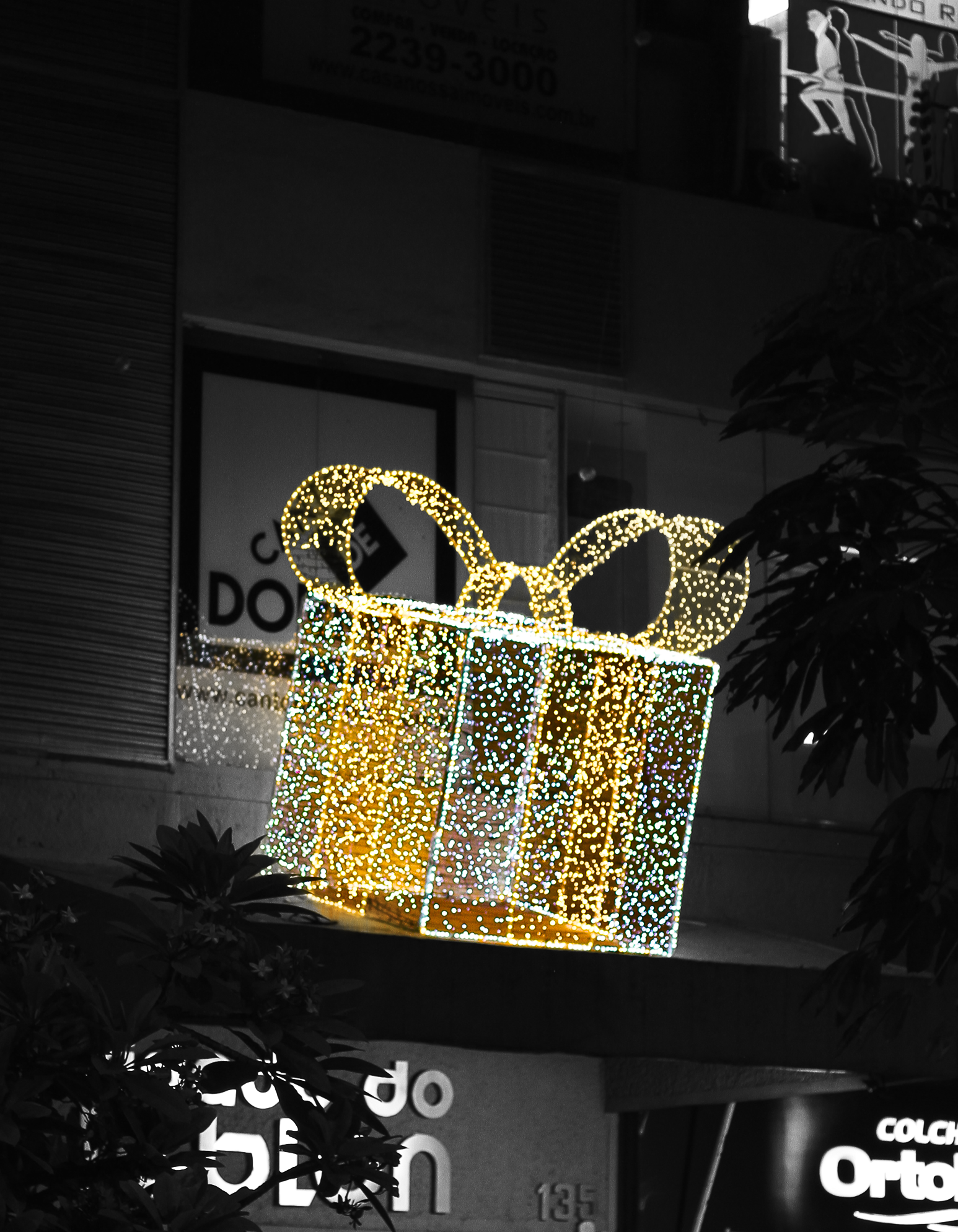 Presente de Natal feito com luzes